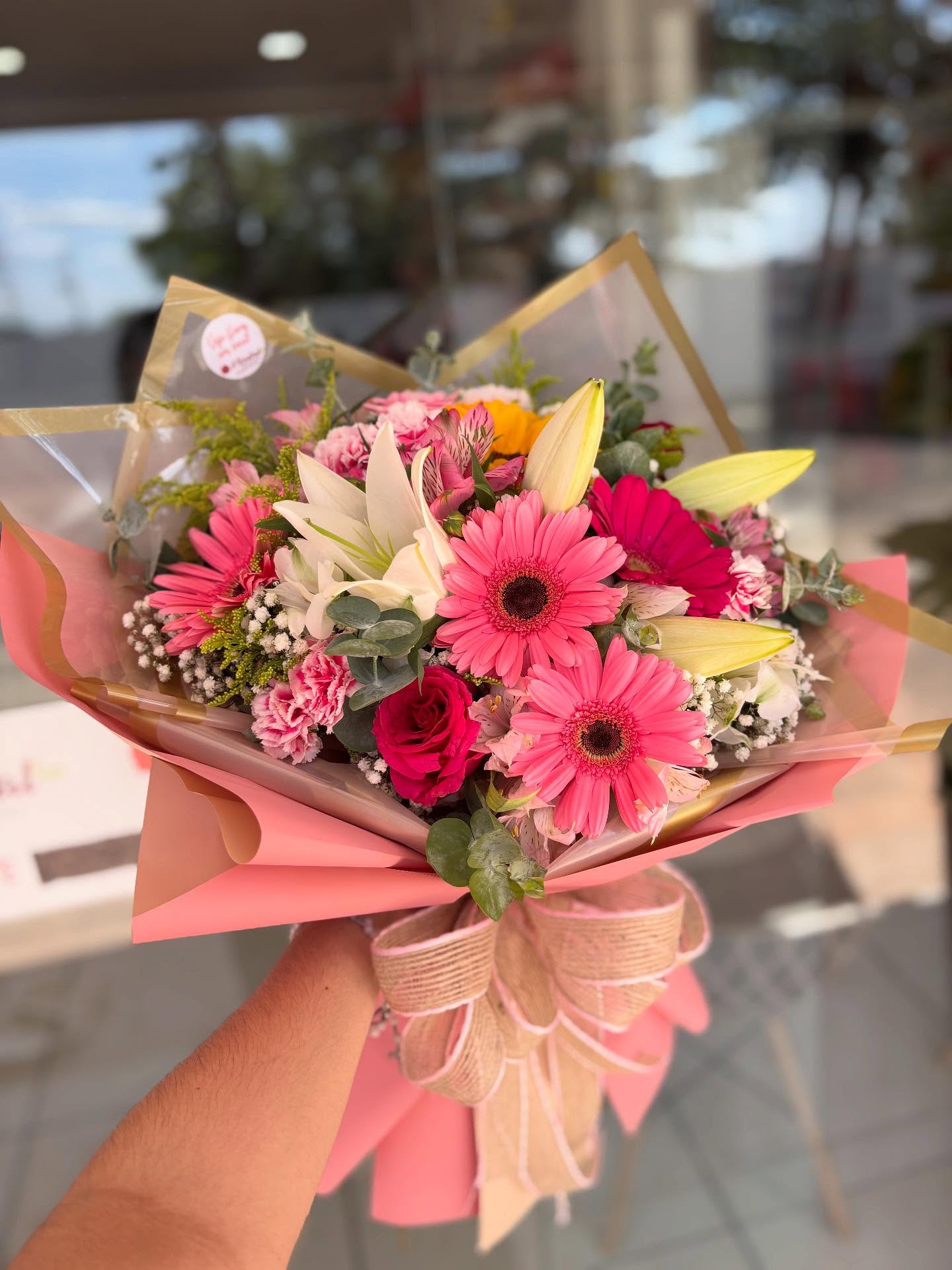 Mix de flores publicado pela A Roseiral